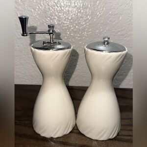 Vintage Lenox Ivory Porcelain Salt & Pepper Set with Grinder – Made in USA